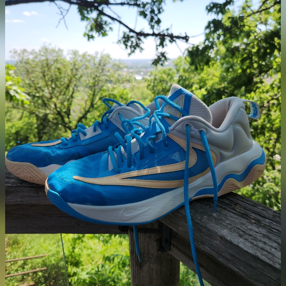 Nike Giannis Immortality 3 Low Top Size 9.5